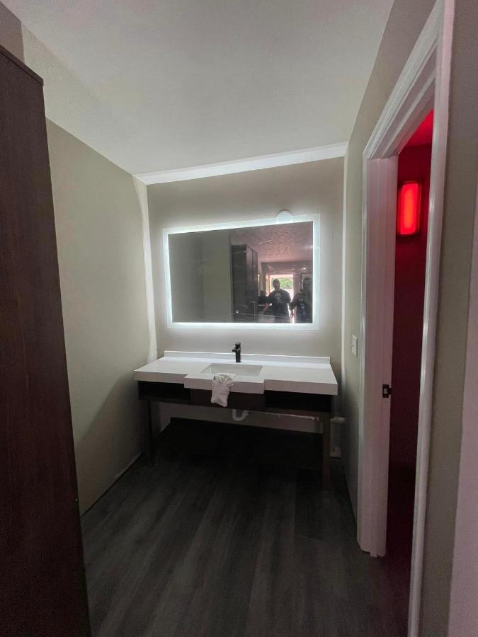 Luxor Inn & Suites, A Travelodge By Wyndham Elkins Kültér fotó